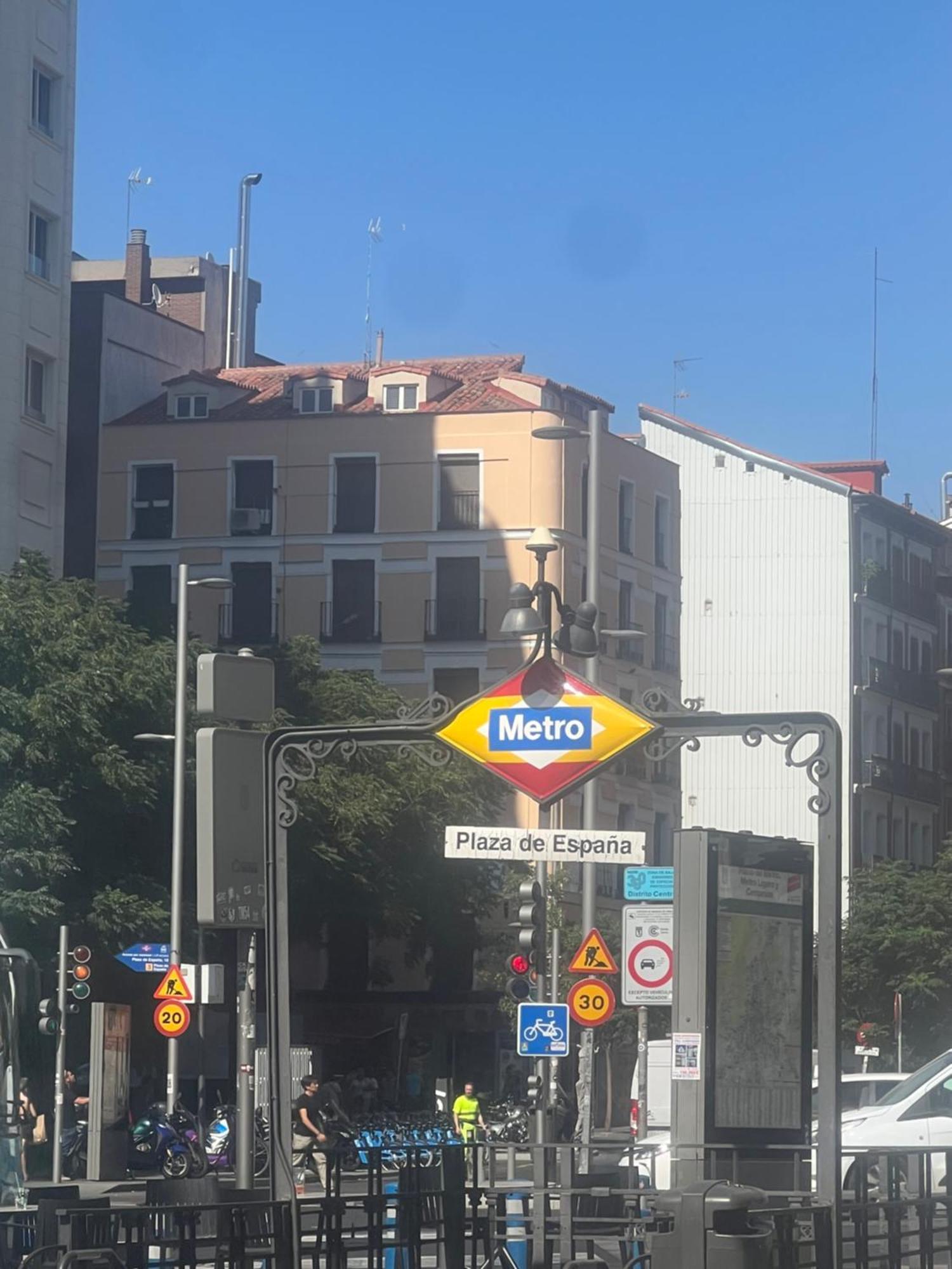 Flor Hostel Capsules Madrid Exterior photo